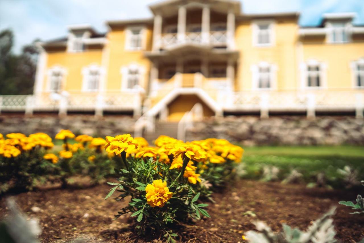 Karolineburg Manor House Hotel Kajaani Kültér fotó